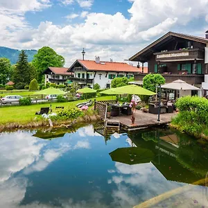 Maximilian - Feines Am Schliersee